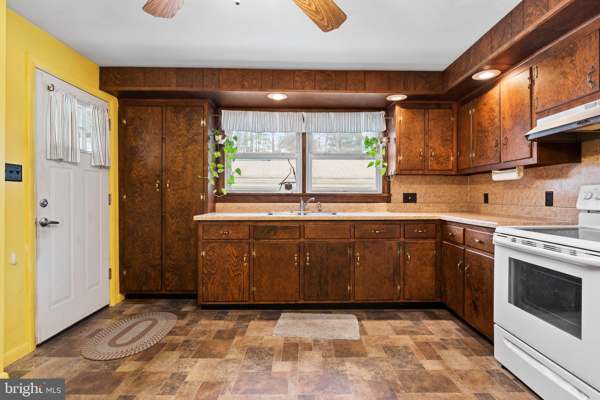 159 Cold Springs Road Carlisle, PA 17015 - Photo 21 of 36 Gallery Image 21