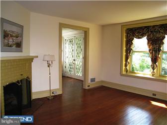 112 North Providence Road Wallingford, PA 19086 - Photo 4 of 12 Living Room