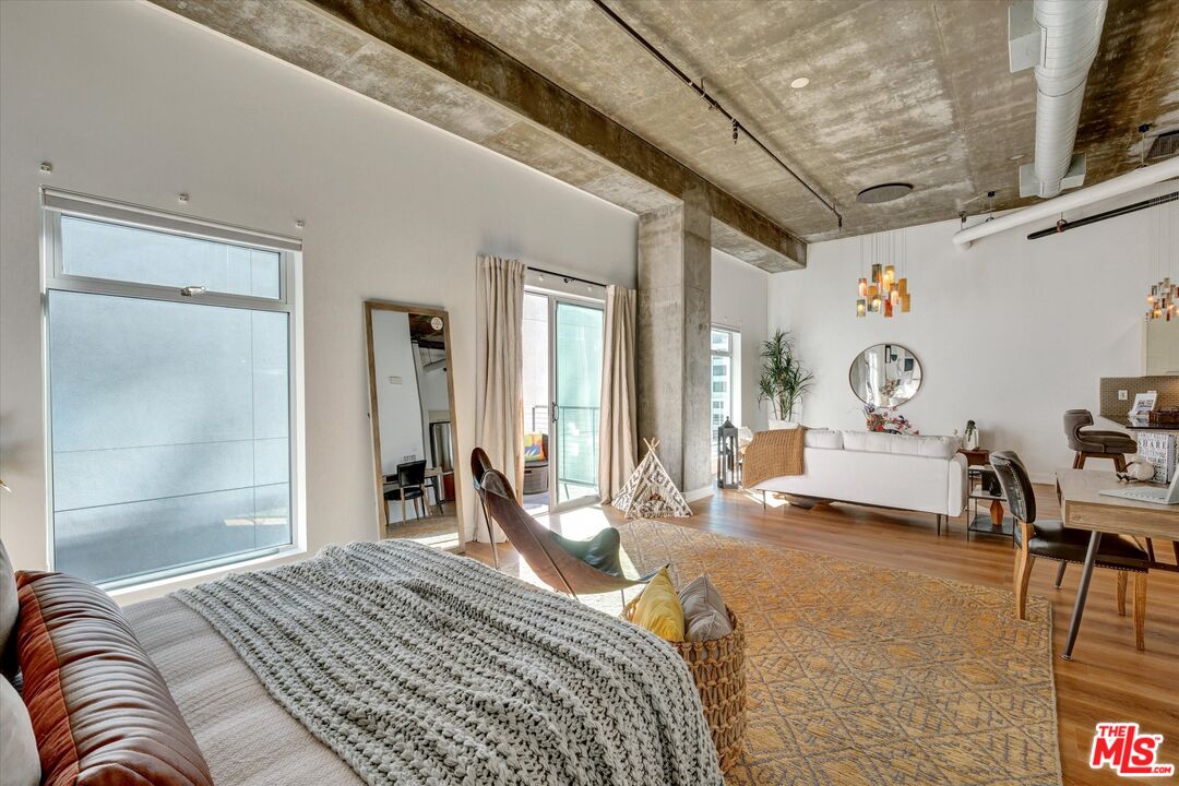 645 West 9th Street, Unit 741 Los Angeles, CA 90015 - Photo 16 of 34