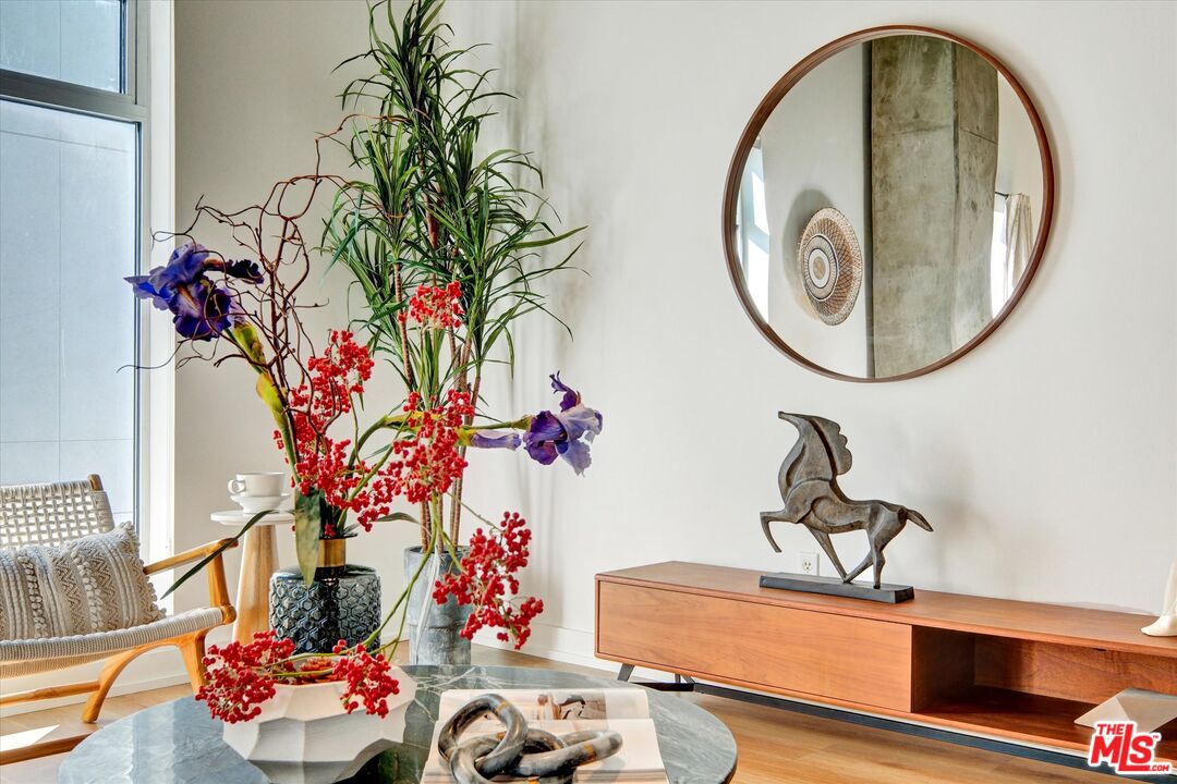 645 West 9th Street, Unit 741 Los Angeles, CA 90015 - Photo 2 of 34