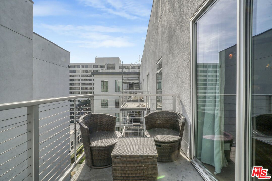 645 West 9th Street, Unit 741 Los Angeles, CA 90015 - Photo 22 of 34