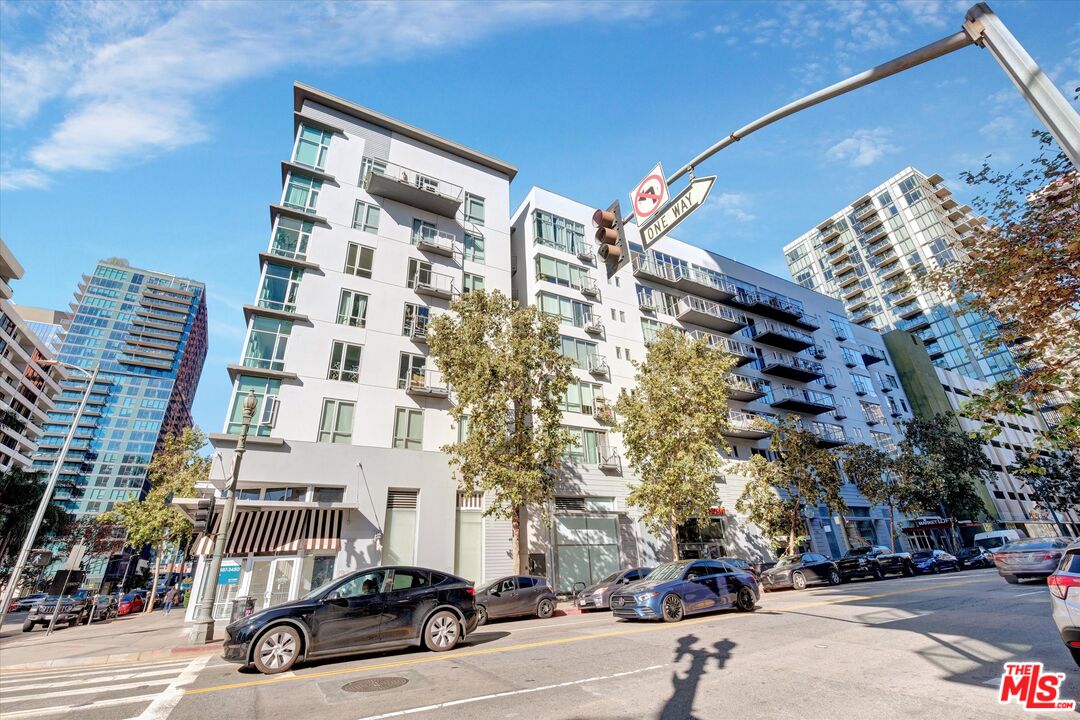 645 West 9th Street, Unit 741 Los Angeles, CA 90015 - Photo 24 of 34