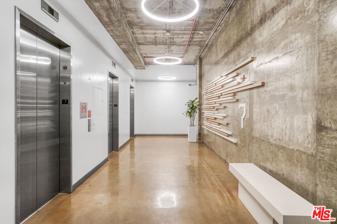 645 West 9th Street, Unit 741 Los Angeles, CA 90015 - Photo 26 of 34