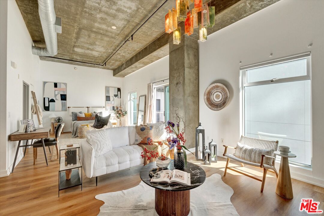 645 West 9th Street, Unit 741 Los Angeles, CA 90015 - Photo 4 of 34