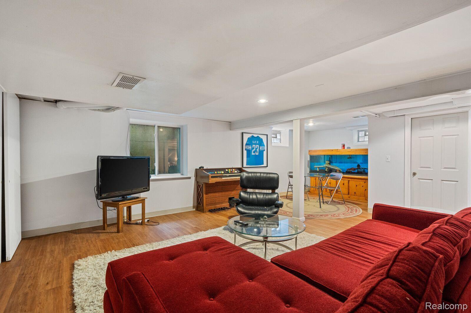 1548 North Renaud Road Grosse Pointe, MI 48236 - Photo 29 of 40 Gallery Image 29