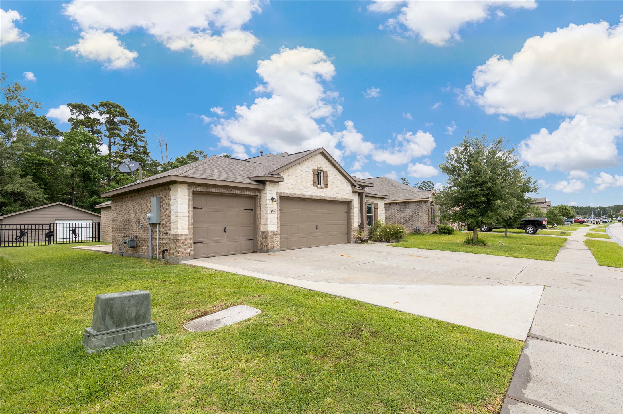 426 Kickapoo Drive Anahuac, TX 77514 - Photo 2 of 36