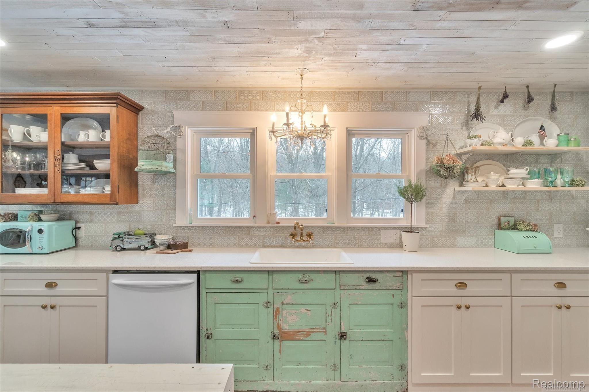 3000 Sanitorium Road Howell, MI 48843 - Photo 12 of 40 Beautiful Backsplash, Back Yard View Out The Big Window While Doing Dishes