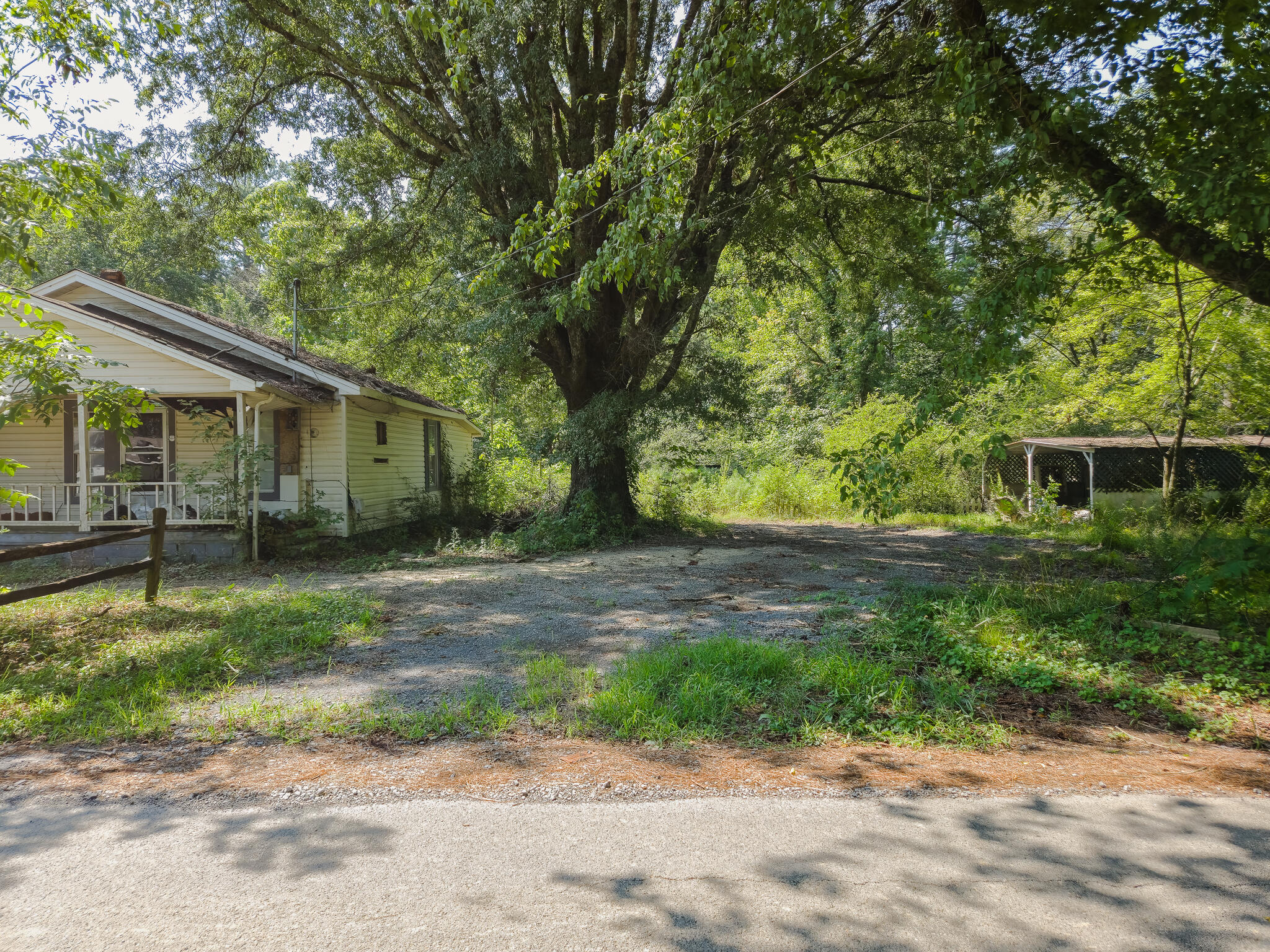631 Bryson Road Dalton, GA 30721 - Photo 3 of 7 631 Bryson Rd SE-3