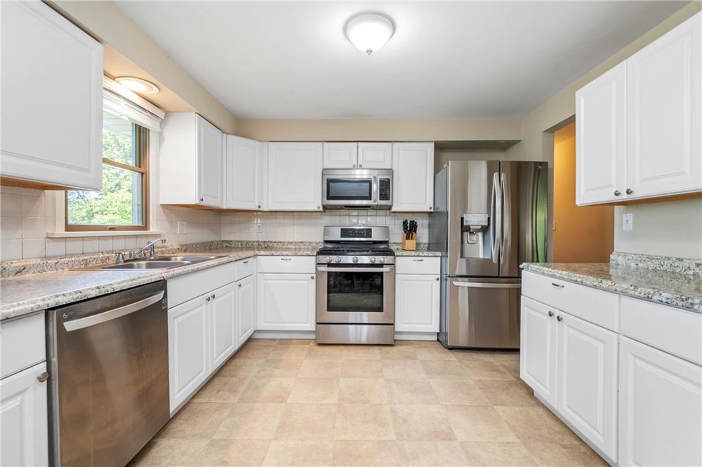 185 Lindley Road Canonsburg, PA 15317 - Photo 7 of 26 Gallery Image 7