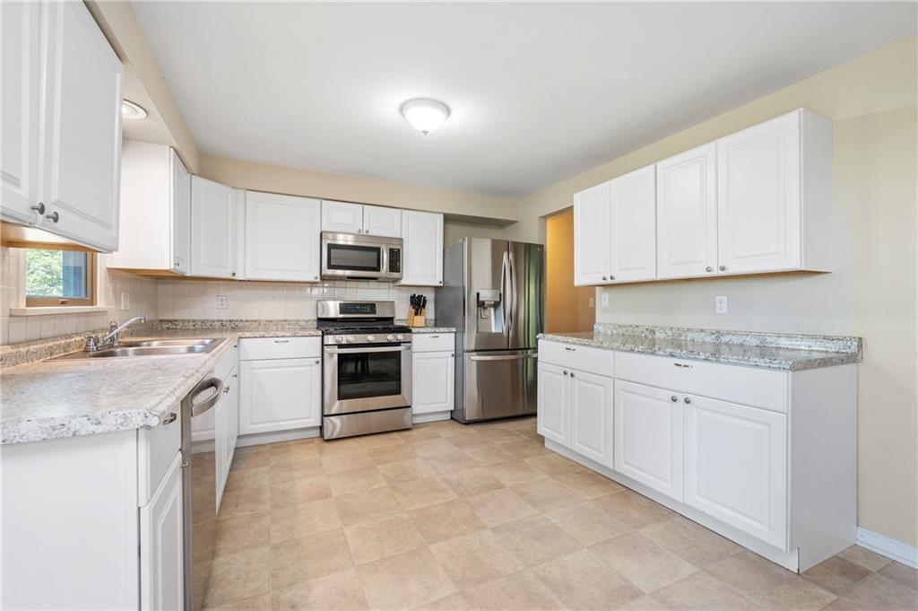185 Lindley Road Canonsburg, PA 15317 - Photo 10 of 26 Gallery Image 10