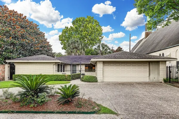 $3,400 | 5312 Buffalo Speedway, Houston, TX 77005