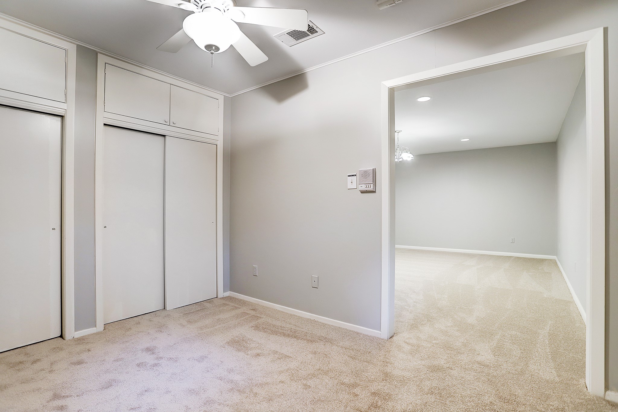 5312 Buffalo Speedway Houston, TX 77005 - Photo 16 of 19 Ante-room of master bedroom