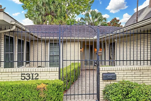 $3,400 | 5312 Buffalo Speedway, Houston, TX 77005