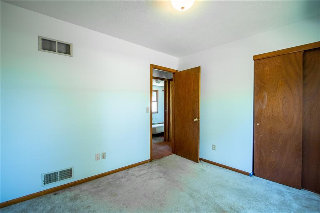 186 Riemer Road Sarver, PA 16055 - Photo 14 of 25 an empty room with closet