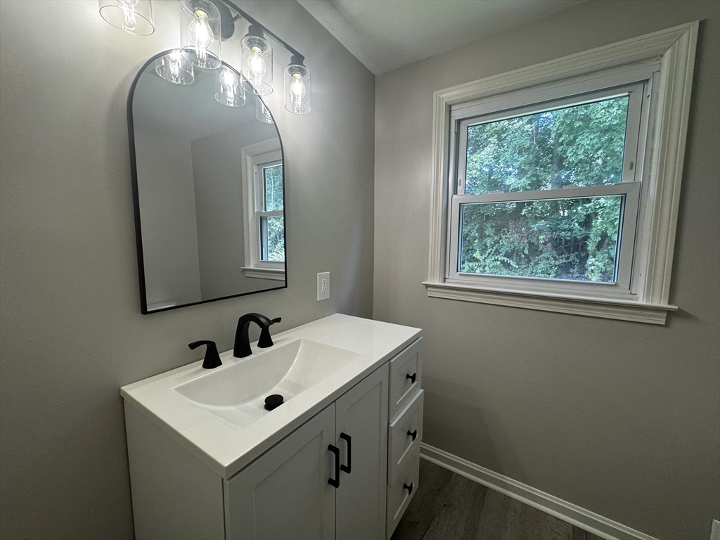 258 Poplar Avenue West Springfield, MA 01089 - Photo 14 of 19 Gallery Image 14