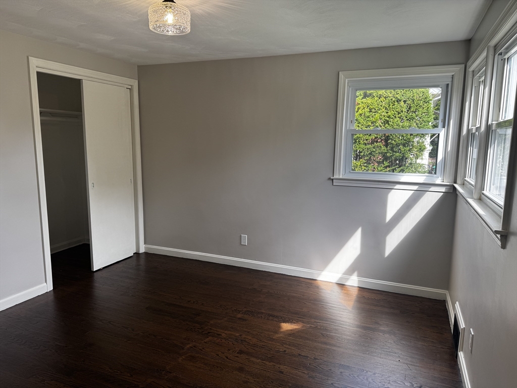 258 Poplar Avenue West Springfield, MA 01089 - Photo 9 of 19 Gallery Image 9