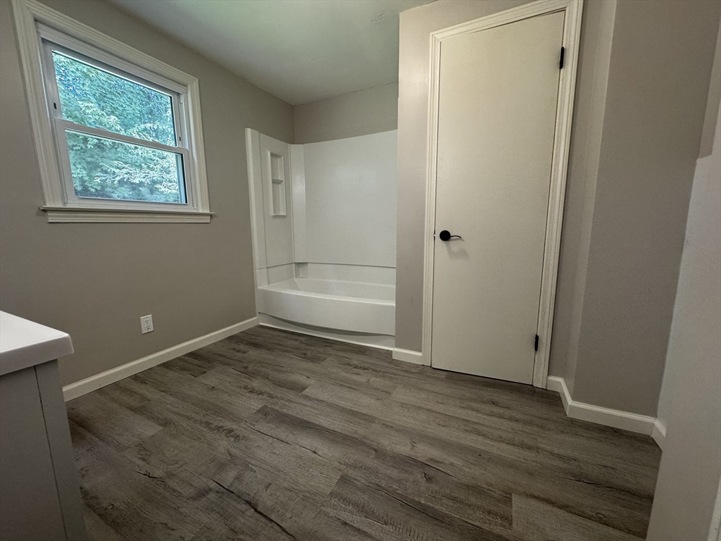 258 Poplar Avenue West Springfield, MA 01089 - Photo 10 of 19 Gallery Image 10