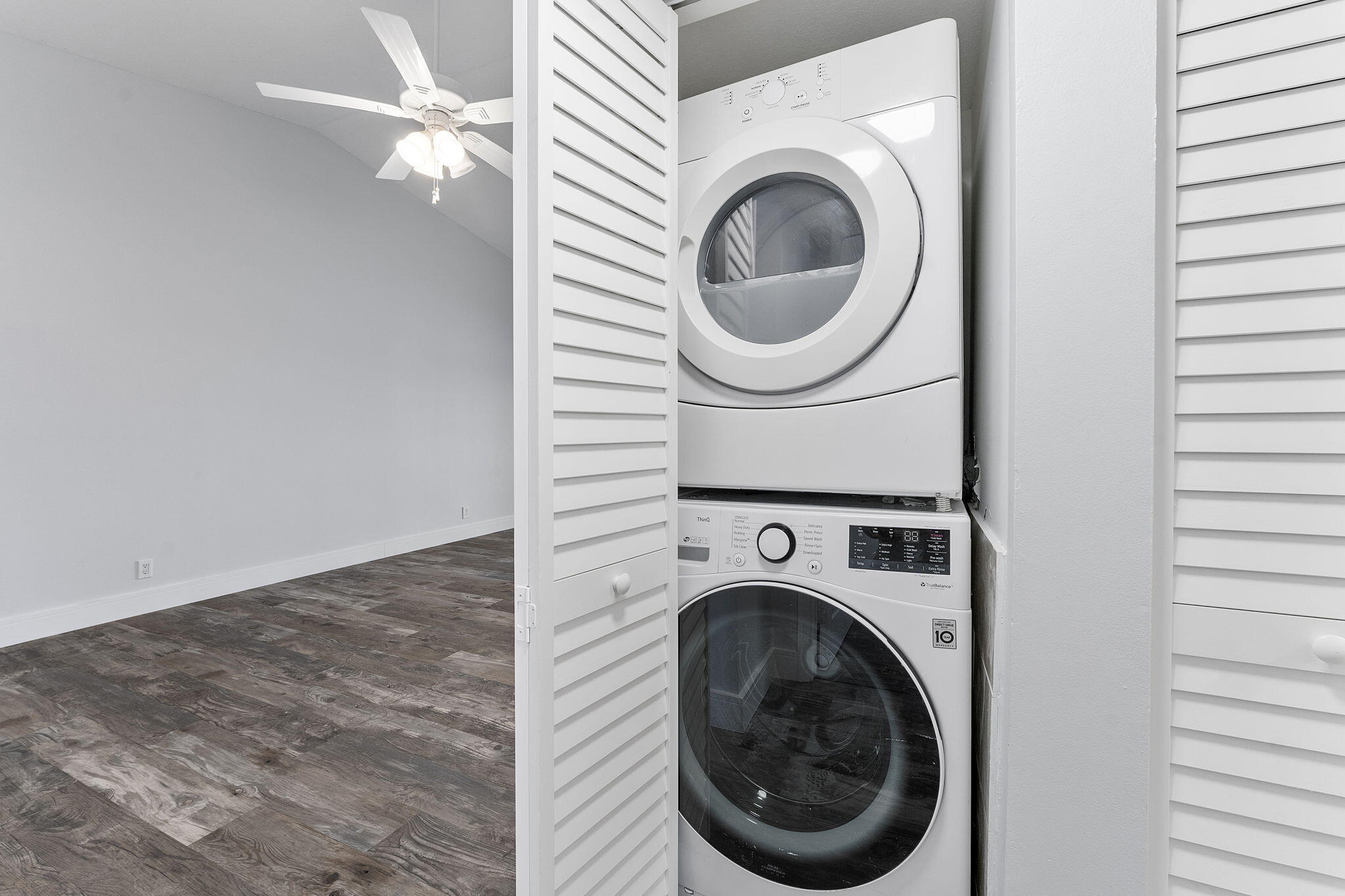 325 Palmwood Place, Unit 213 Boca Raton, FL 33431 - Photo 11 of 30 3-web-or-mls-325 Palmwood Place #213_00