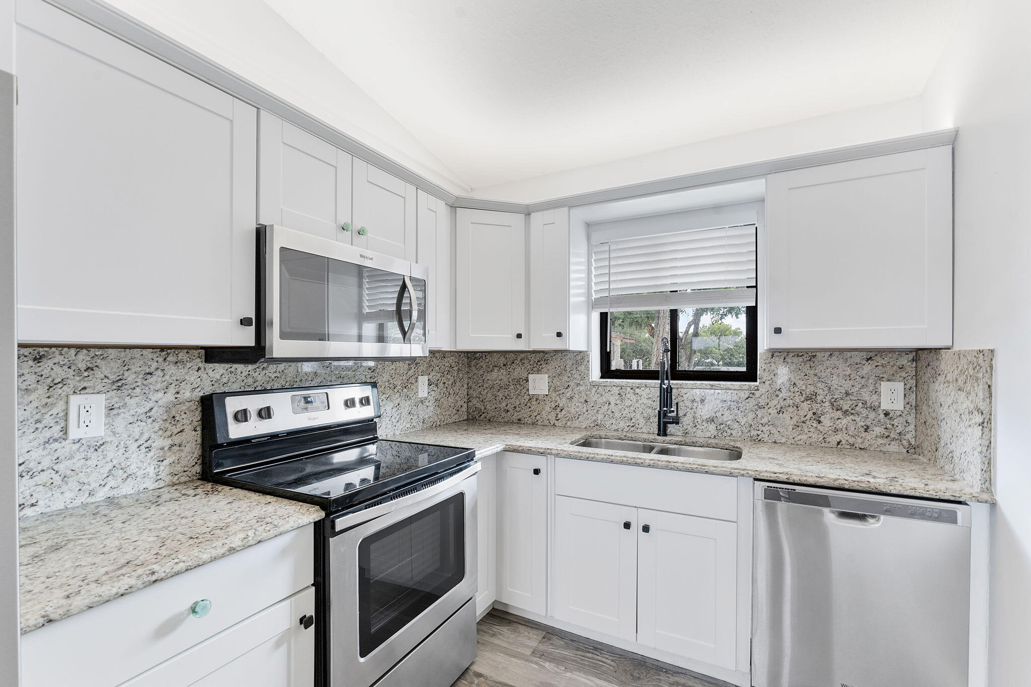 325 Palmwood Place, Unit 213 Boca Raton, FL 33431 - Photo 5 of 30 19-web-or-mls-325 Palmwood Place #213_0