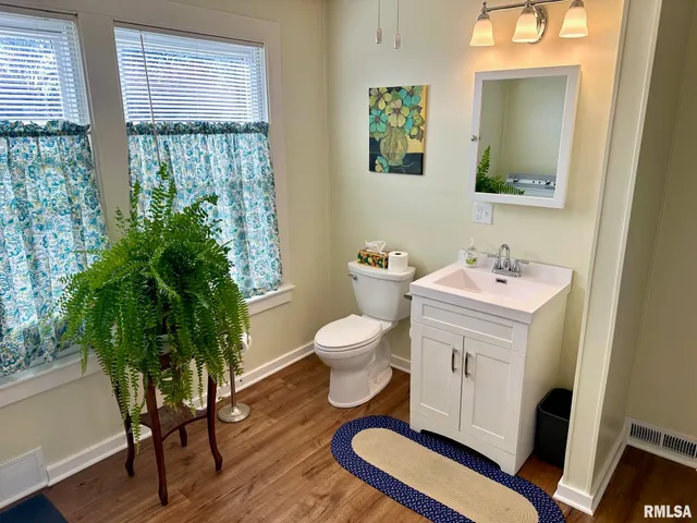 $189,900 | 405 West Michigan Avenue, Jacksonville, IL 62650