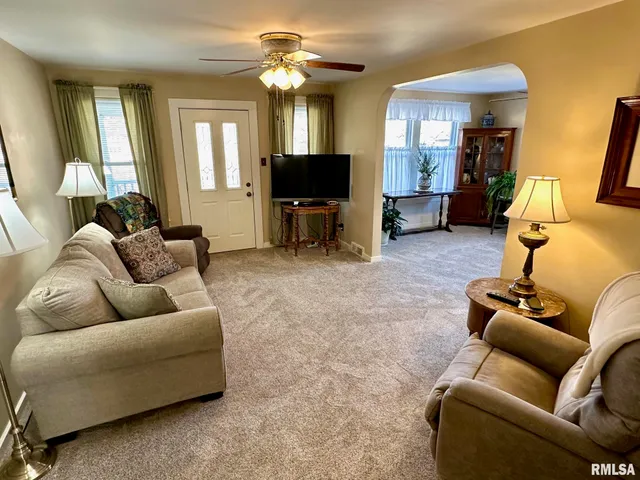 $189,900 | 405 West Michigan Avenue, Jacksonville, IL 62650