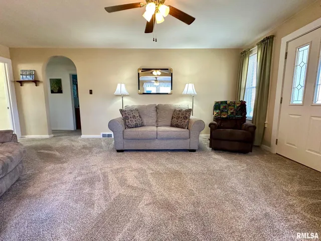 $189,900 | 405 West Michigan Avenue, Jacksonville, IL 62650