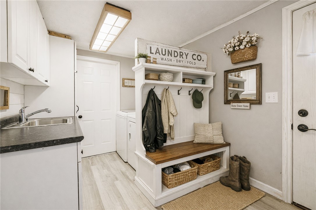 5 Broad Street Manchester, NY 14432 - Photo 3 of 31