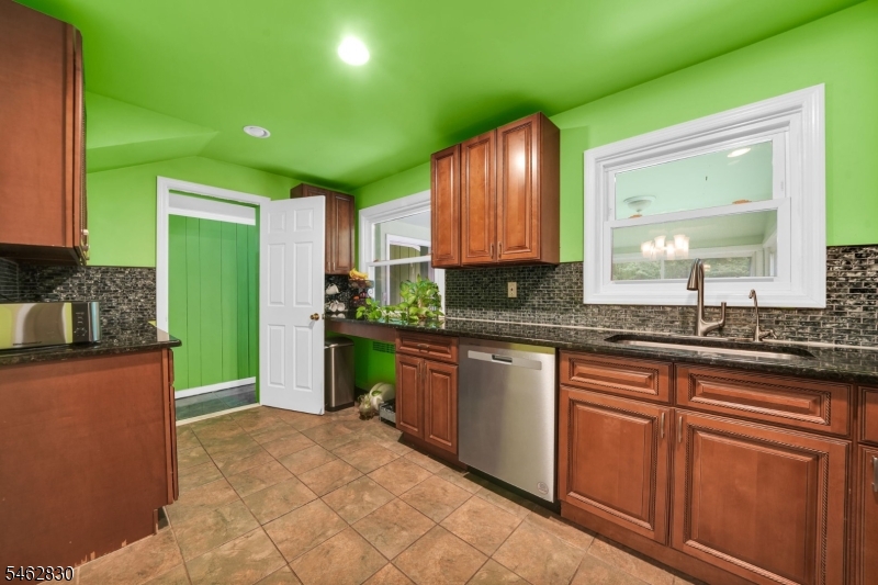 2090 Raritan Road Scotch Plains, NJ 07076 - Photo 9 of 32 Gallery Image 9