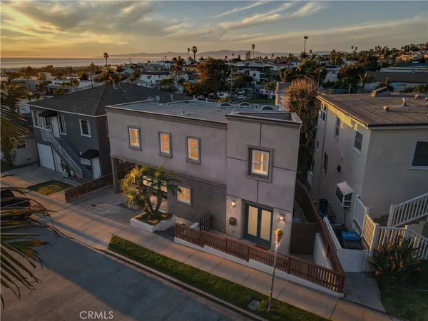 $11,500 | 1077 10th Street, Hermosa Beach, CA 90254