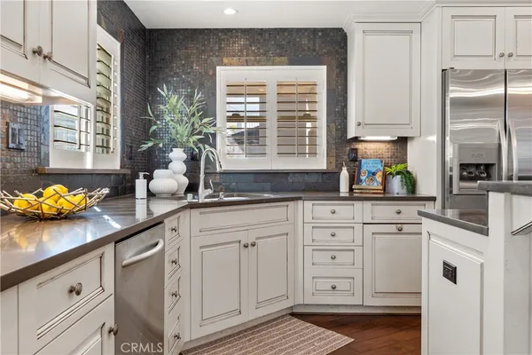 $11,500 | 1077 10th Street, Hermosa Beach, CA 90254