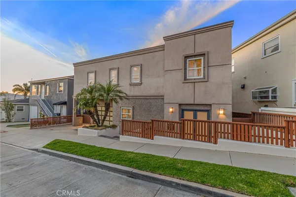 $11,500 | 1077 10th Street, Hermosa Beach, CA 90254