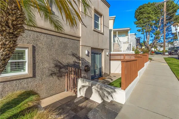 $11,500 | 1077 10th Street, Hermosa Beach, CA 90254
