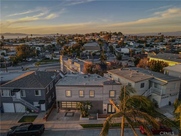 $11,500 | 1077 10th Street, Hermosa Beach, CA 90254