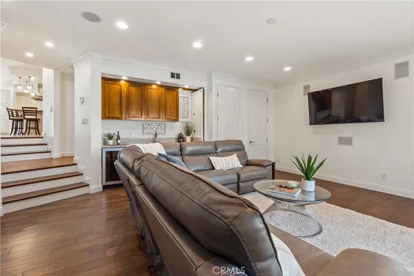 $11,500 | 1077 10th Street, Hermosa Beach, CA 90254