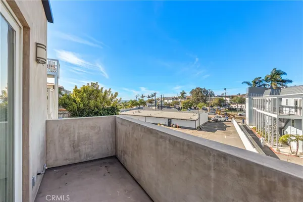$11,500 | 1077 10th Street, Hermosa Beach, CA 90254
