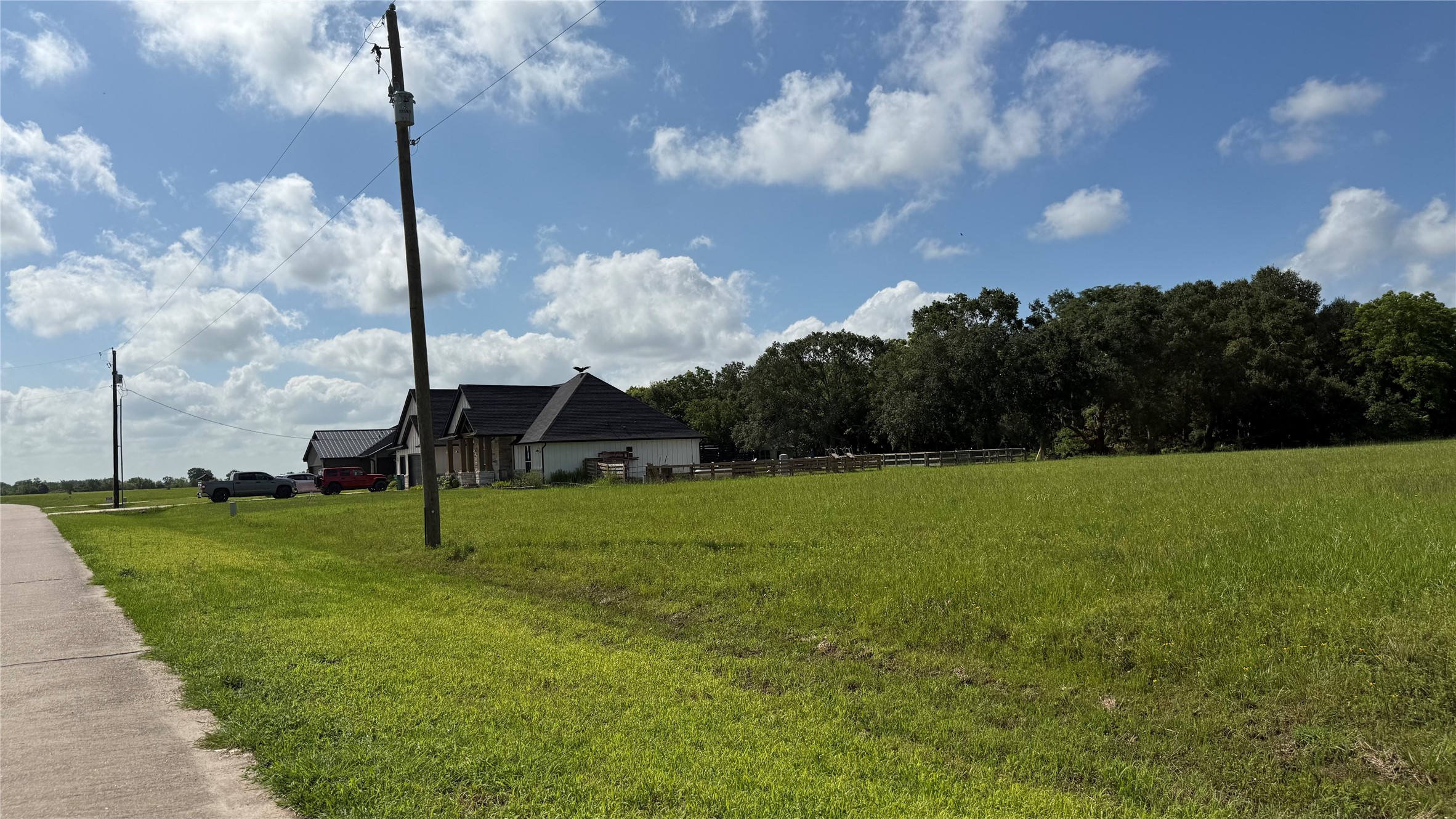 1008 Chuckwagon Trail Angleton, TX 77515 - Photo 4 of 7