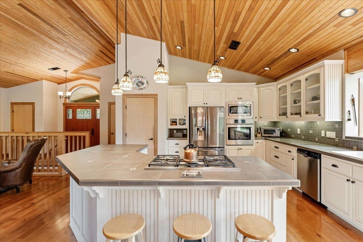 2623 Old Mill Road Weed, CA 96094 - Photo 7 of 40 Gallery Image 7