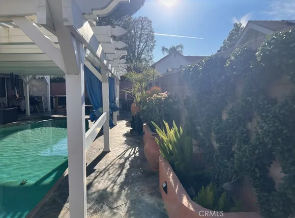 $710,000 | 23509 VÃa Chantilly, Valencia, CA 91355