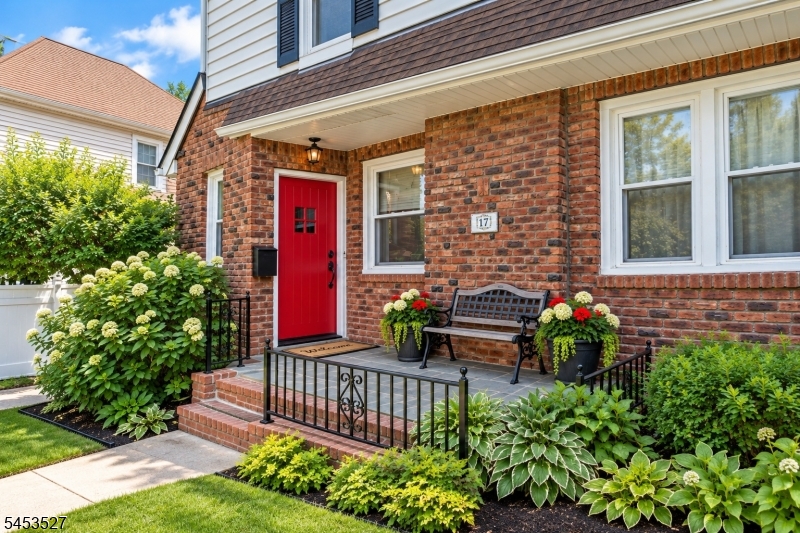17 Ferncliff Road Bloomfield, NJ 07003 - Photo 2 of 32 Gallery Image 2