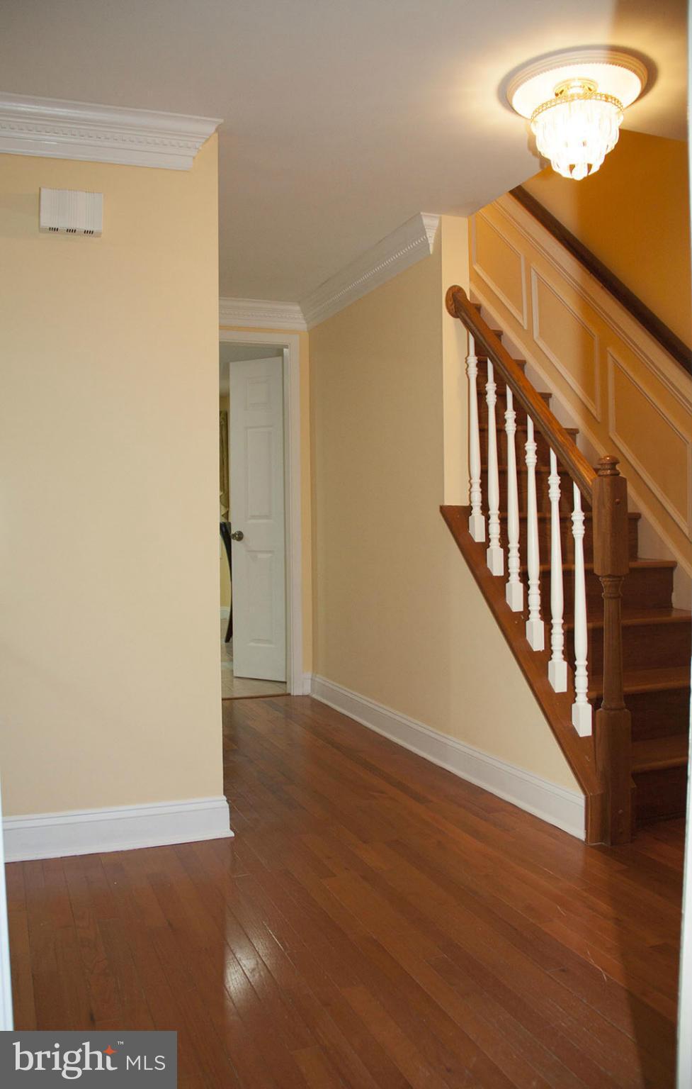 9923 Manet Road Burke, VA 22015 - Photo 2 of 27 Interior (General)