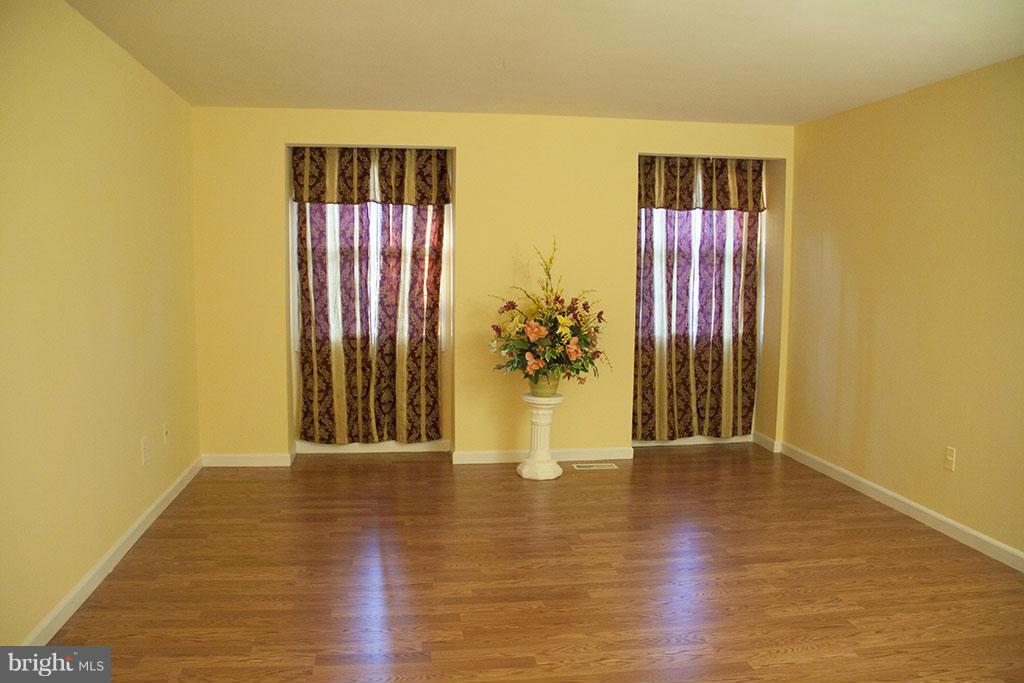 9923 Manet Road Burke, VA 22015 - Photo 12 of 27 Bedroom (Master)