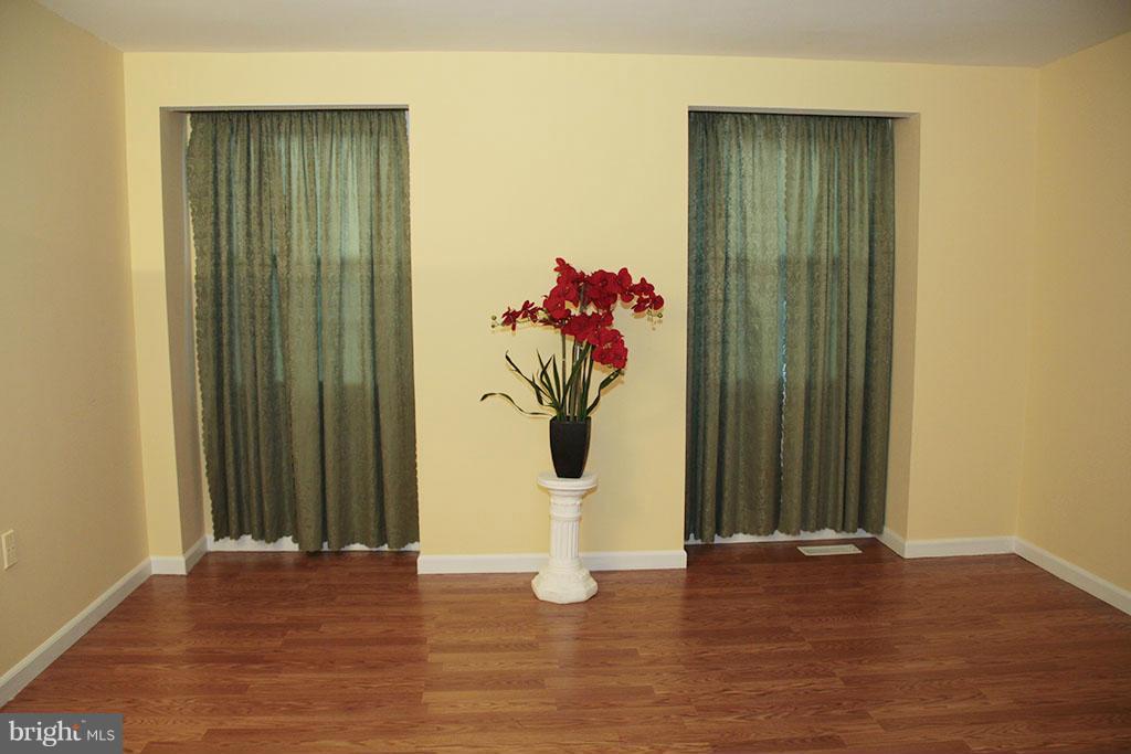 9923 Manet Road Burke, VA 22015 - Photo 20 of 27 Bedroom