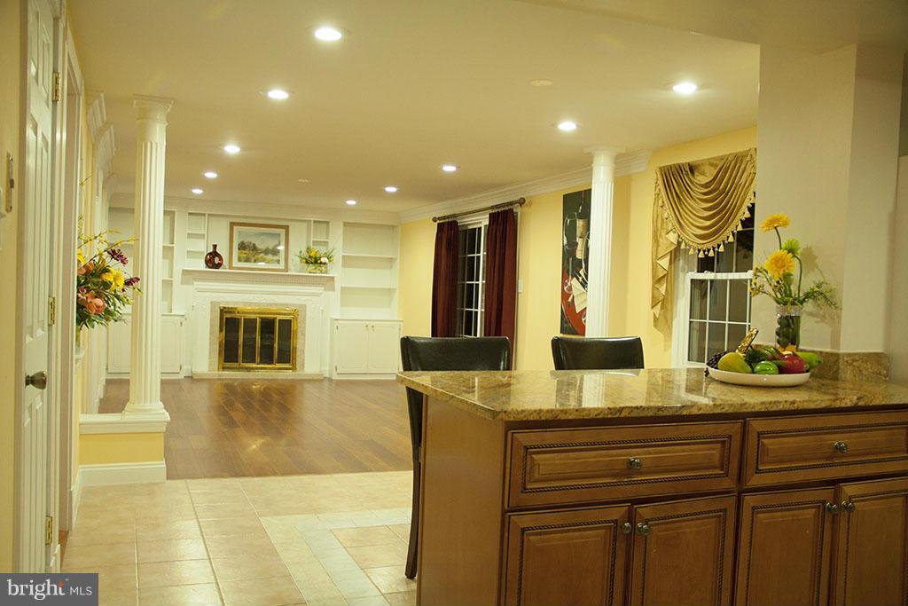 9923 Manet Road Burke, VA 22015 - Photo 3 of 27 Family Room