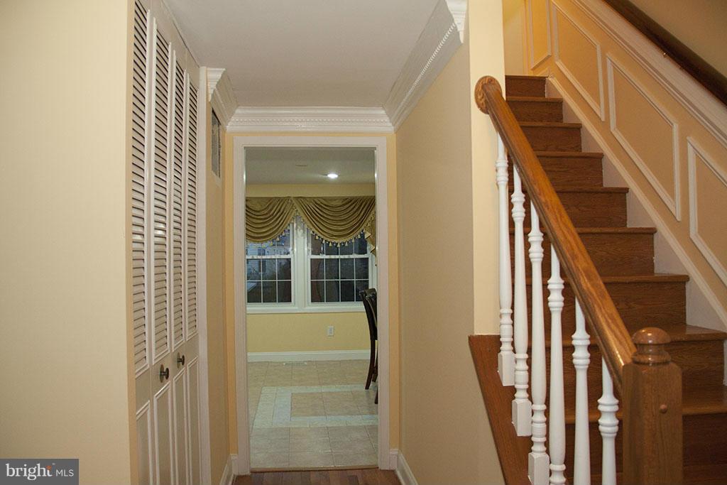 9923 Manet Road Burke, VA 22015 - Photo 22 of 27 Interior (General)