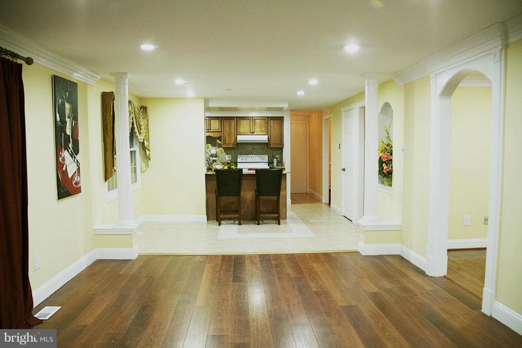 9923 Manet Road Burke, VA 22015 - Photo 4 of 27 Family Room