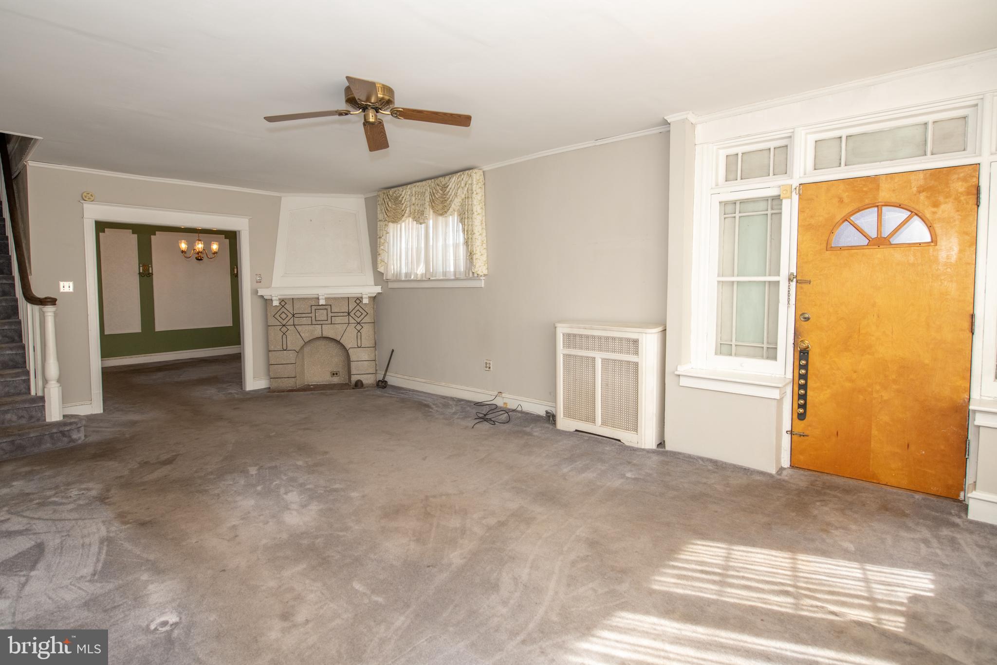 2233 Rhawn Street Philadelphia, PA 19152 - Photo 3 of 36 Living Room