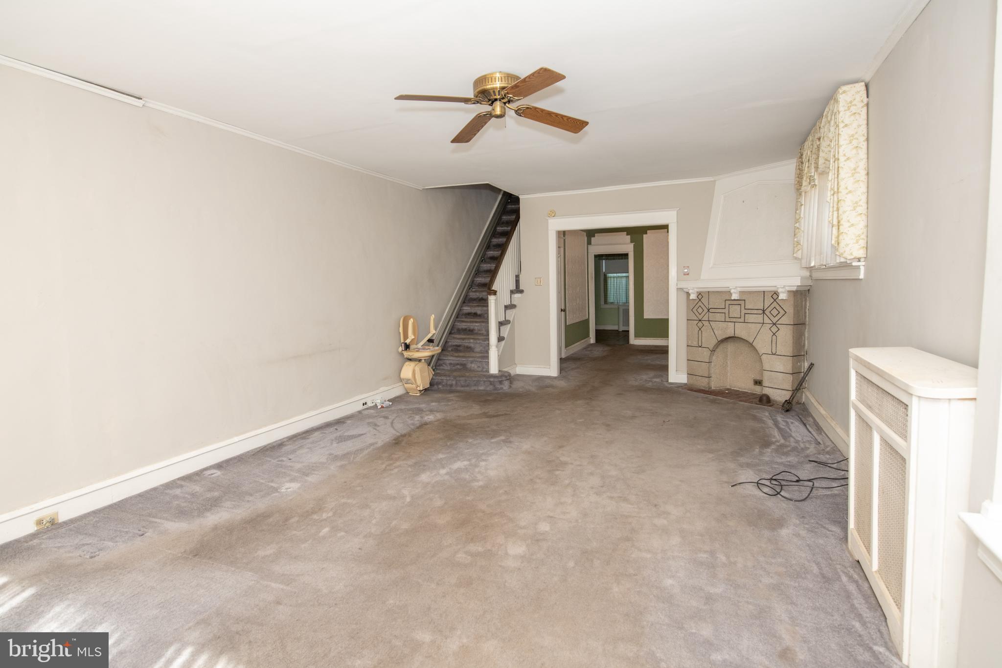 2233 Rhawn Street Philadelphia, PA 19152 - Photo 5 of 36 Living Room