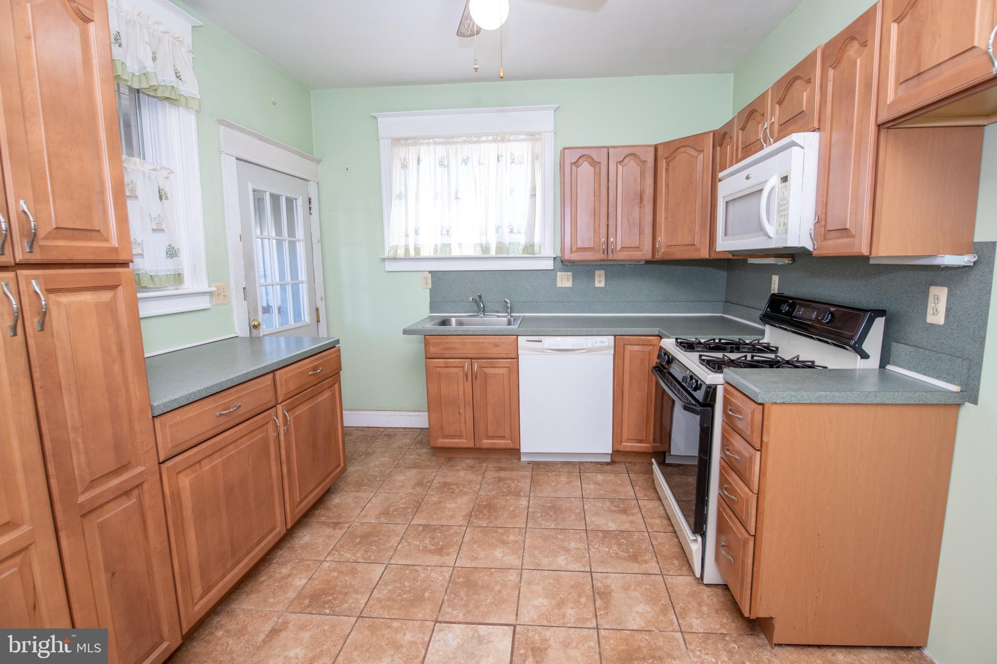 2233 Rhawn Street Philadelphia, PA 19152 - Photo 9 of 36 Kitchen