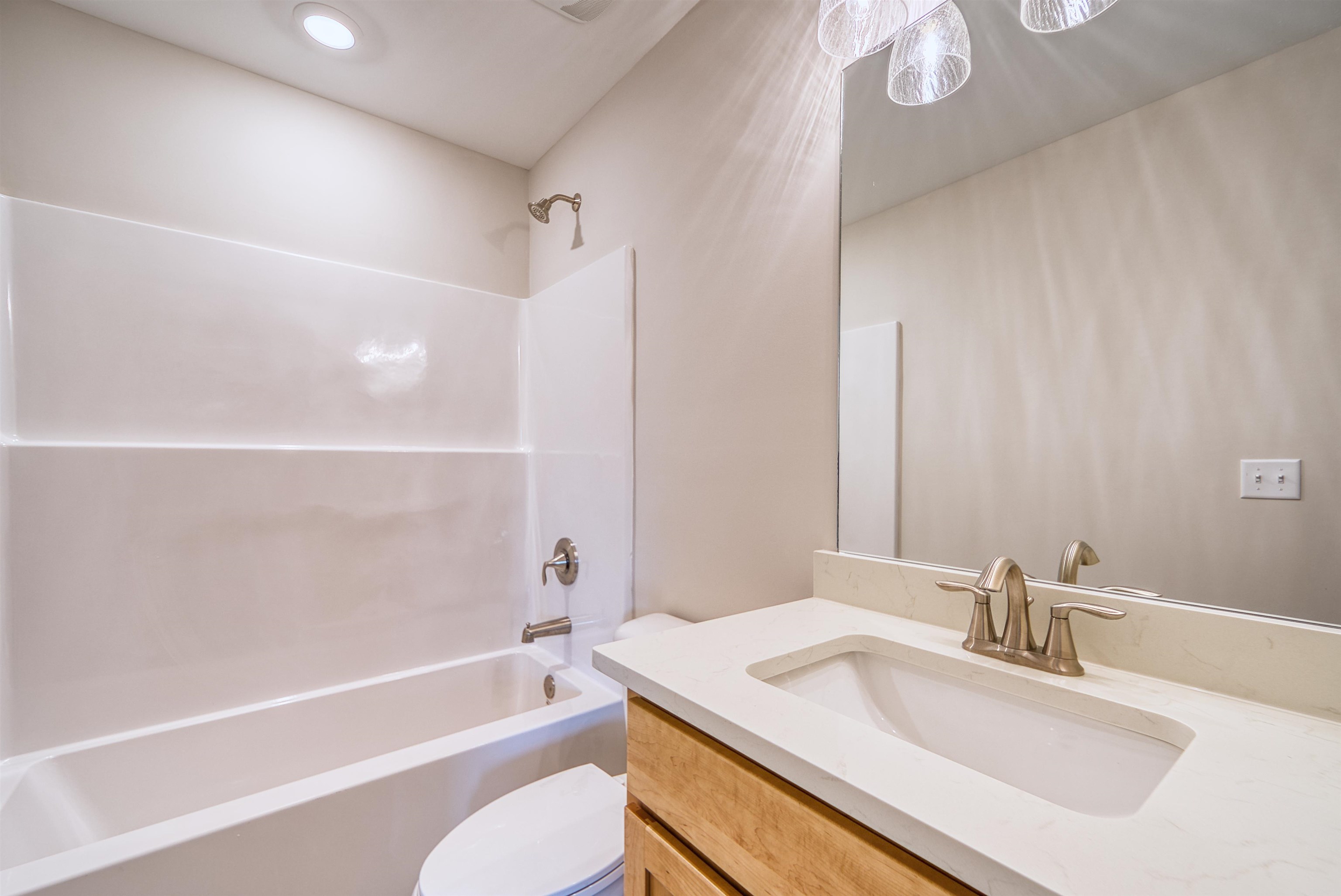 196 Como Lane Atoka, TN 38004 - Photo 23 of 40 Bathroom with vanity and shower / washtub combination