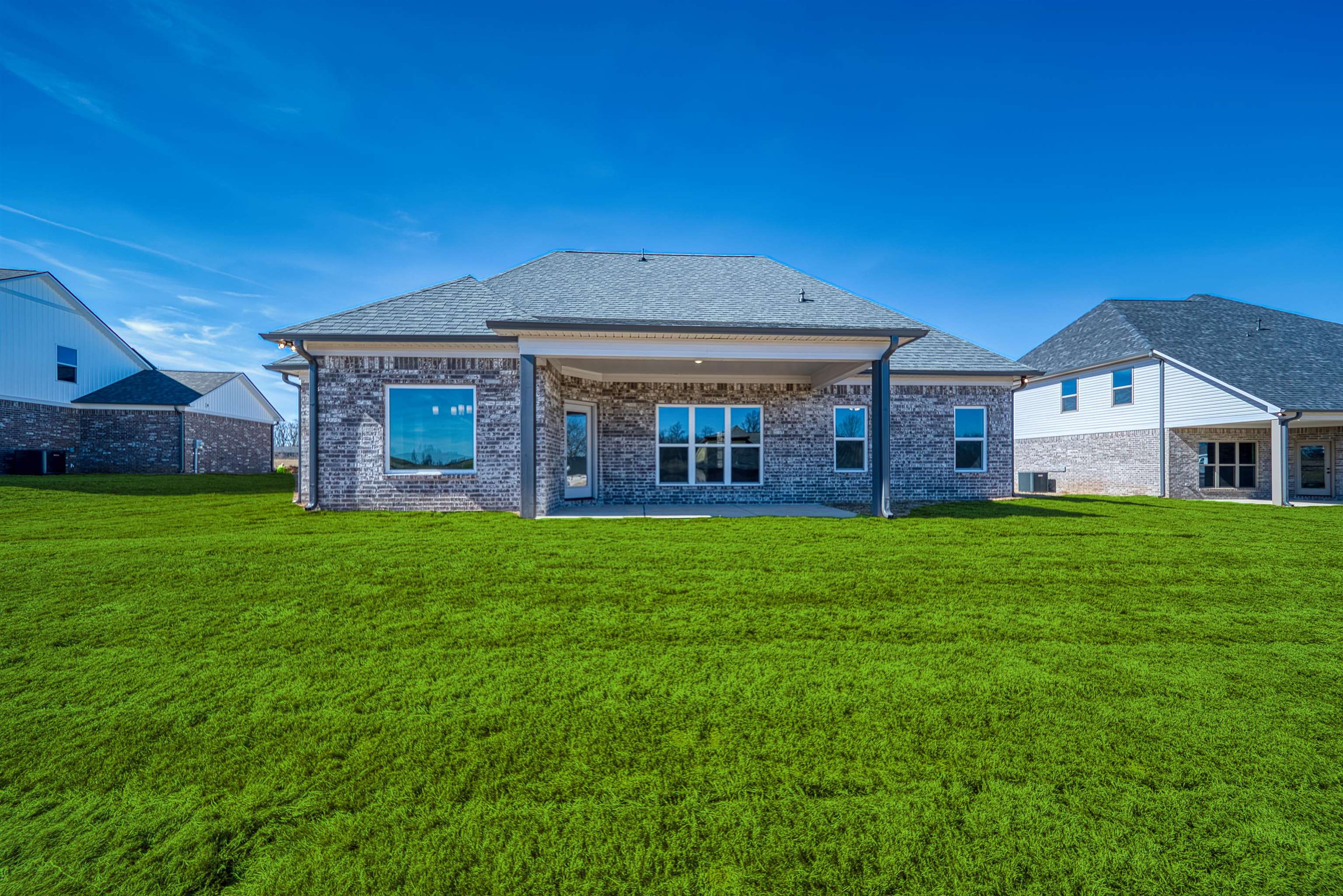 196 Como Lane Atoka, TN 38004 - Photo 31 of 40 a view of a big house with a big yard